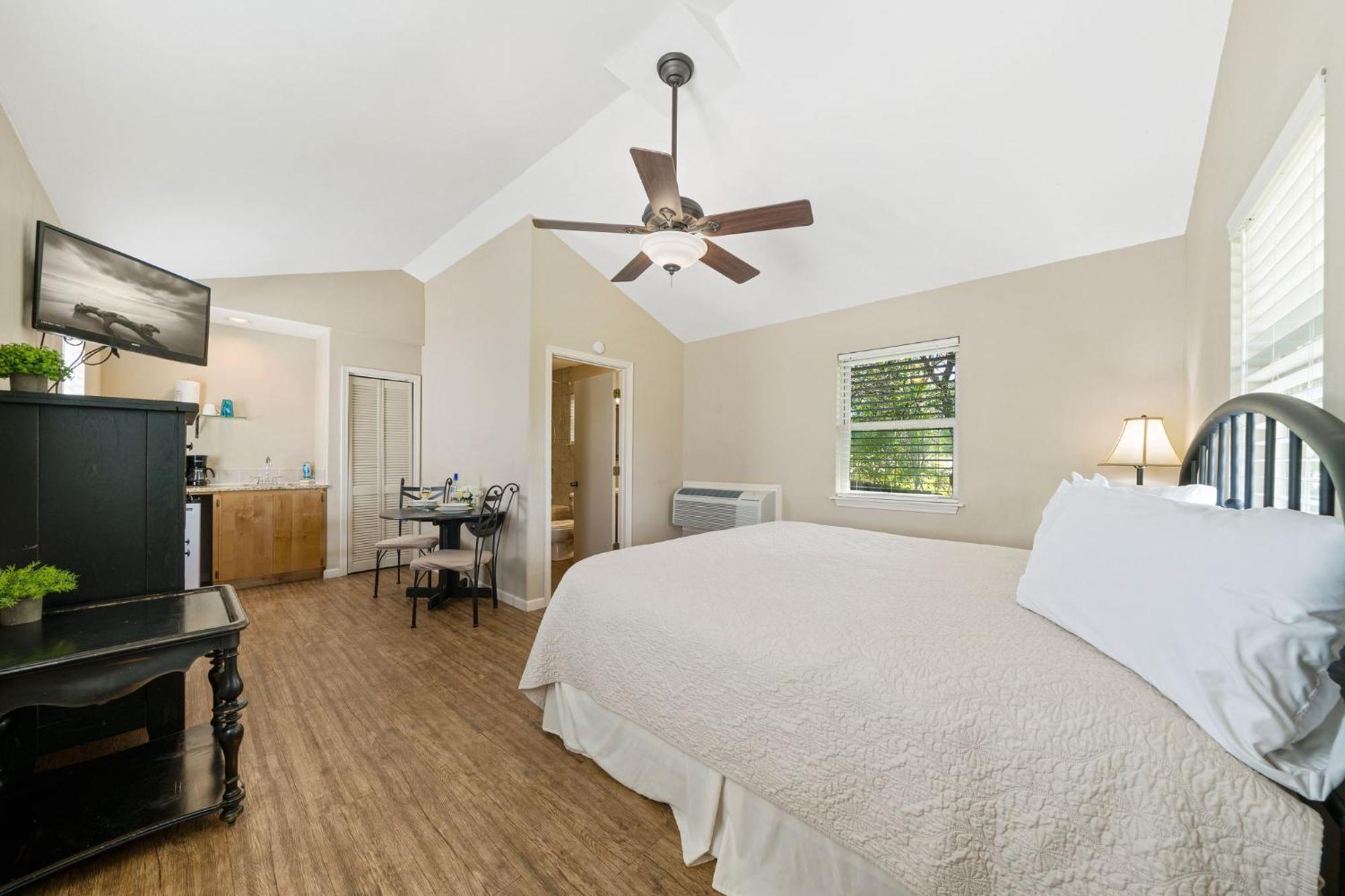 Blanco Riverside Cottages Екстериор снимка